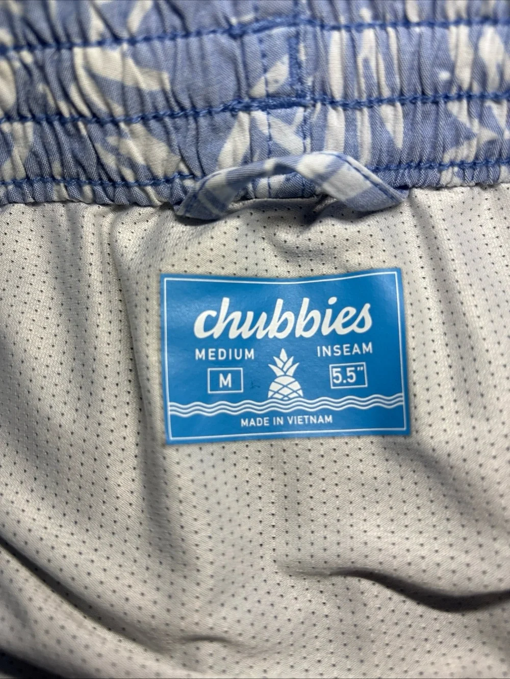 Chubbies Thigh Napples Swim Trunks Mesh Lined Pineapple Shorts 5.5” Mens Sz M